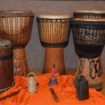 Djembé aus Holz - Afrikanische Holztrommel - verschiedene Ausführungen und Farben - Handarbeit