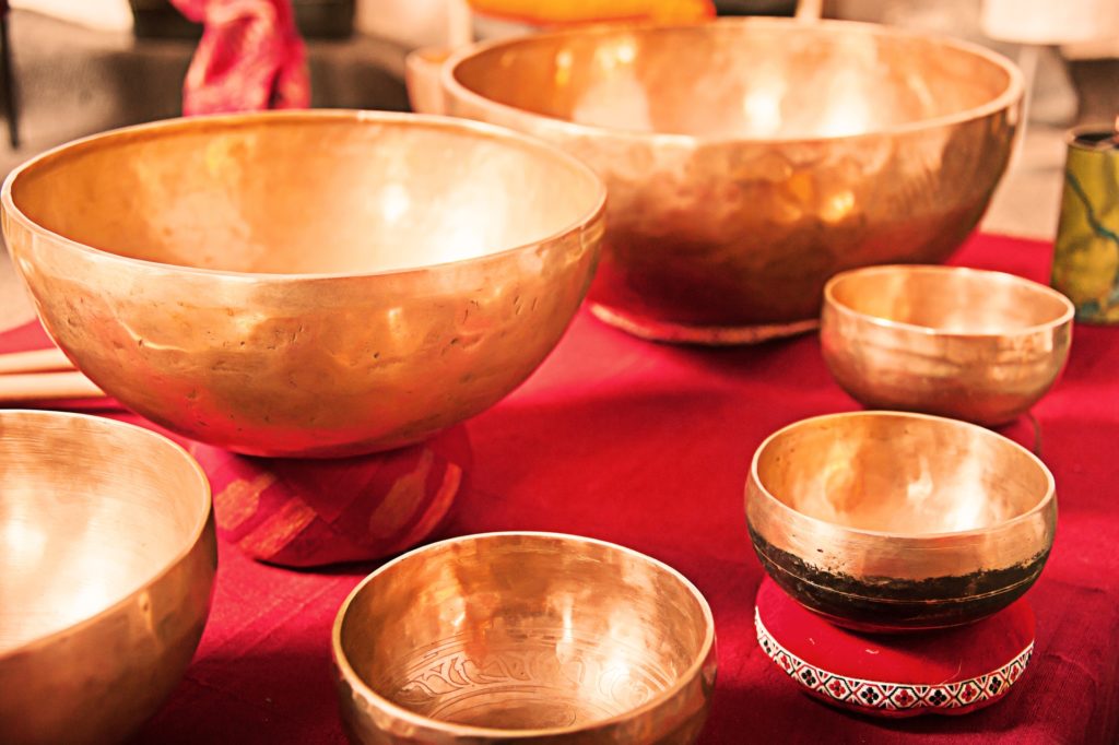 Klangschalen aus massiven Messing für Klangschalenmassage